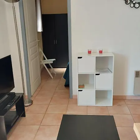 Apartment Senegas La Roque-sur-Cèze