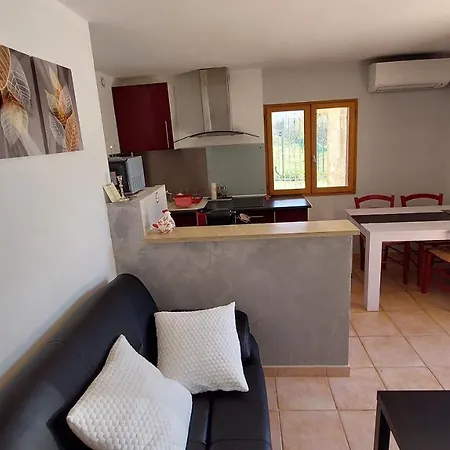 Apartment Senegas La Roque-sur-Cèze